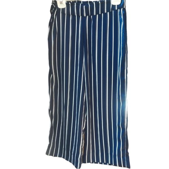 H&M Pants - H & M cropped wide leg pants navy blue and white striped sz 6